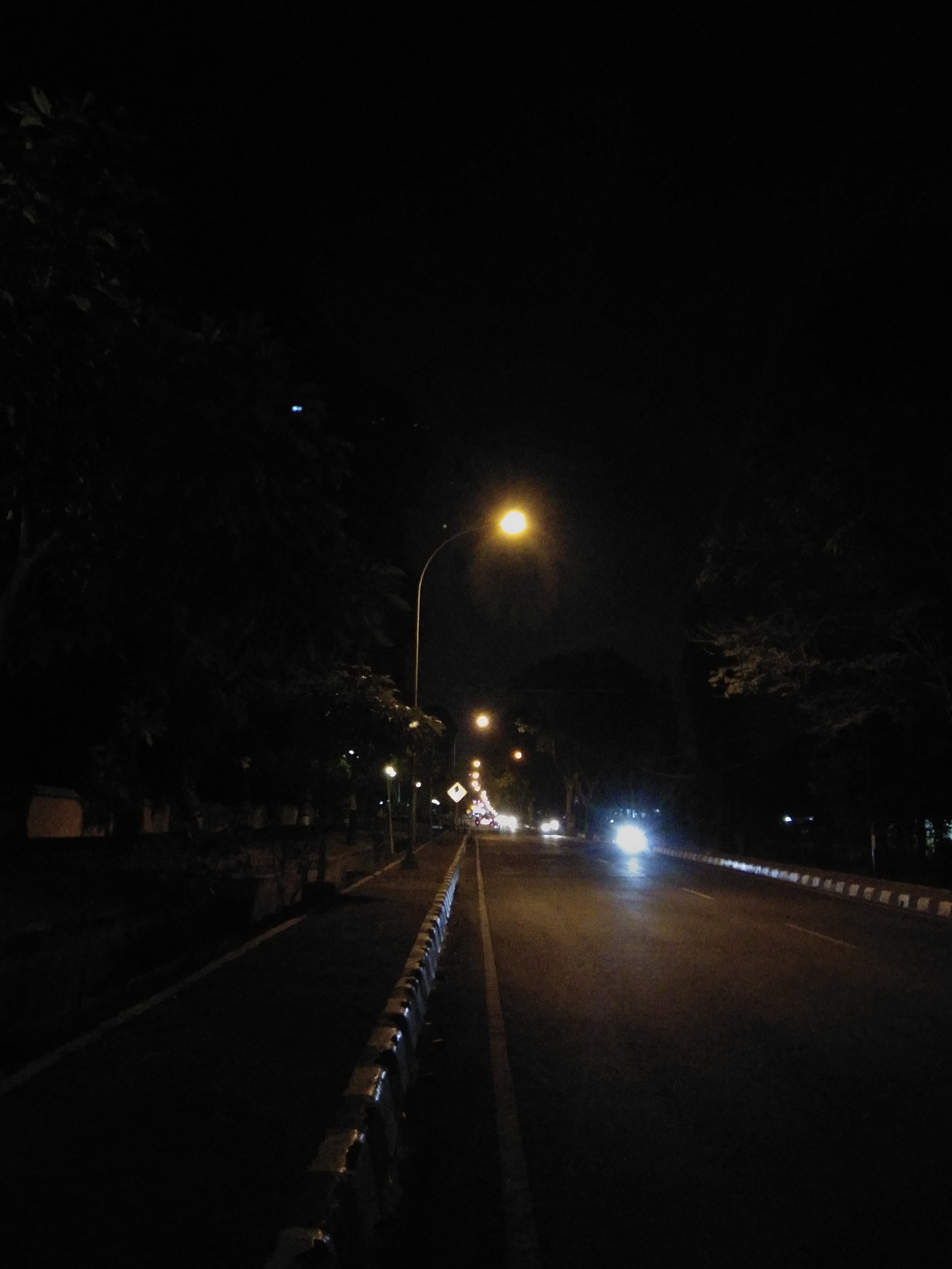 lights of the night city. unfocused photo. blurred lights backgr