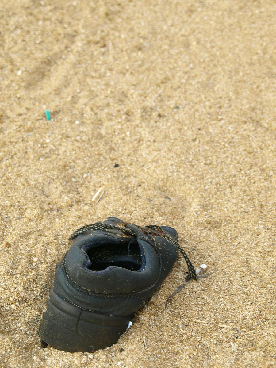 请为我写几条关于嵌入式、编程的标语要求是中文对称