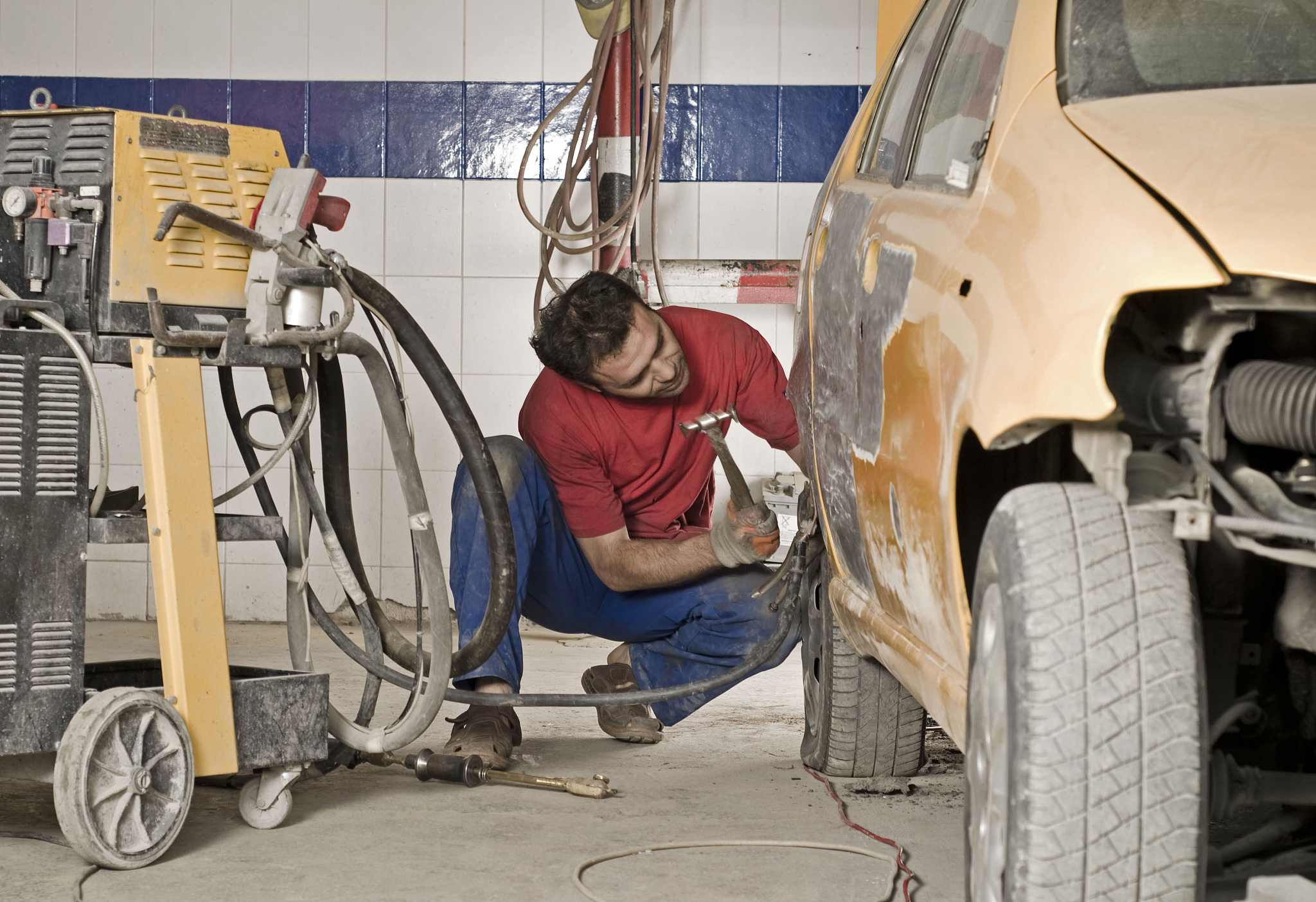 海南省机电工程学校汽车车身修复钣金与改装方向专业概念