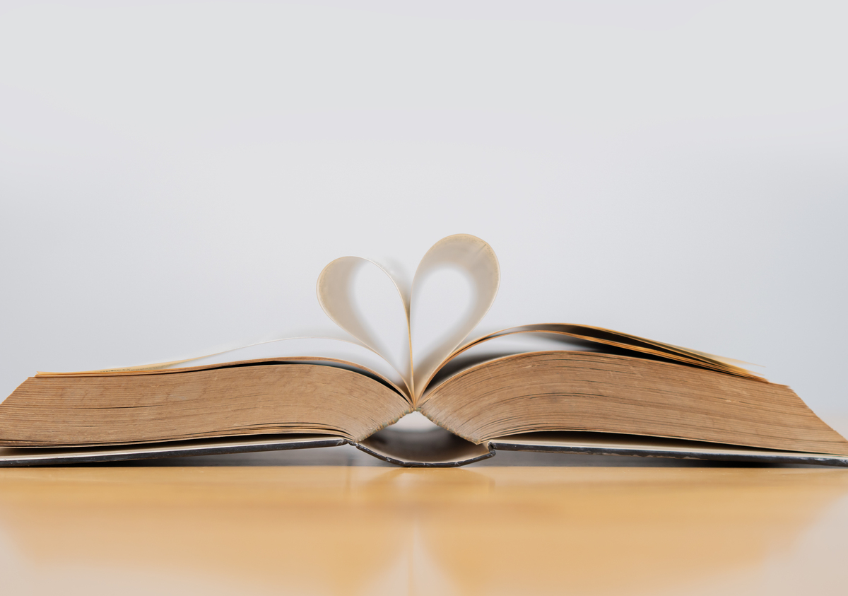 书香弥漫：领悟知识的力量，感受书籍的魅力