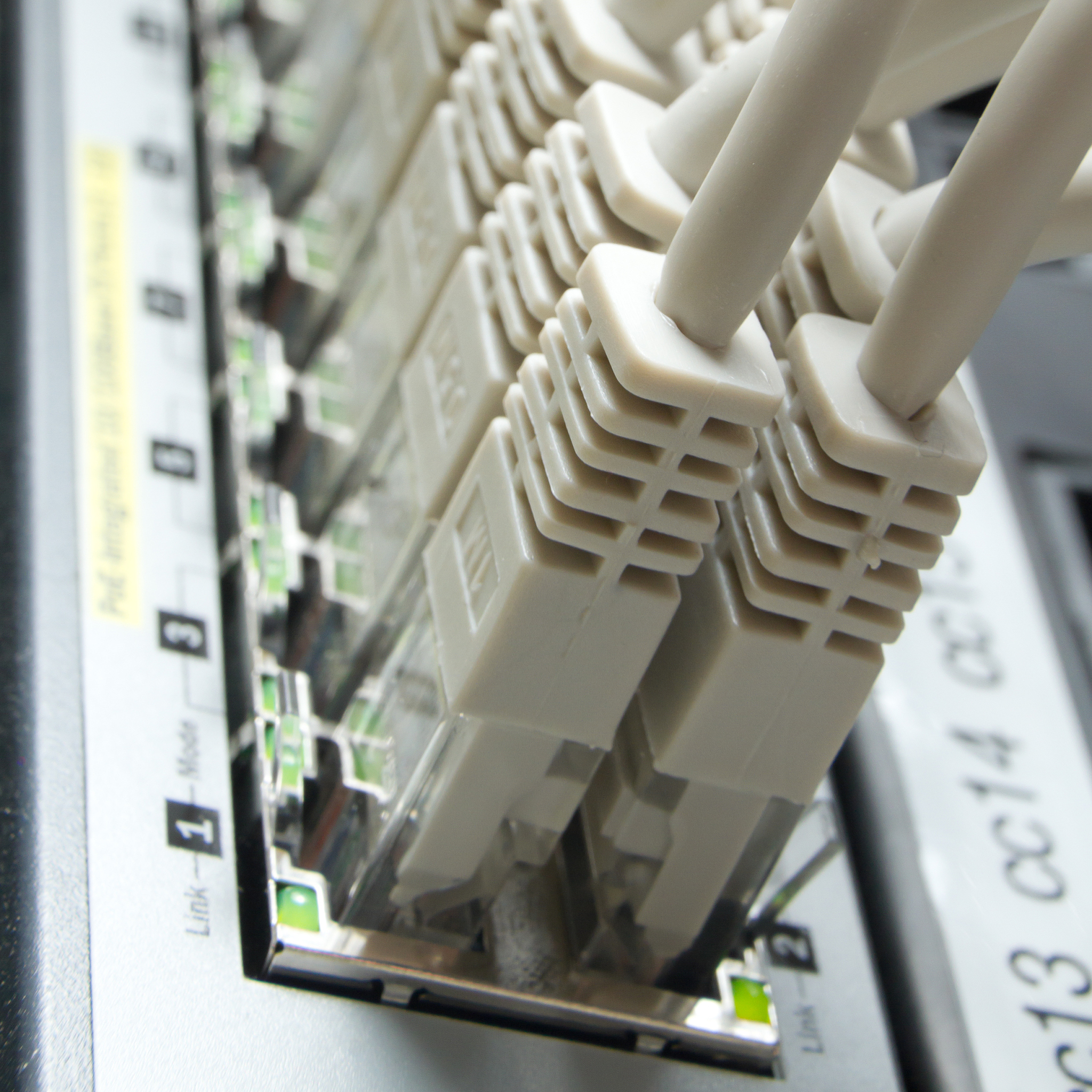 The storage BP1 Signal cable is not connected or is improperly connected