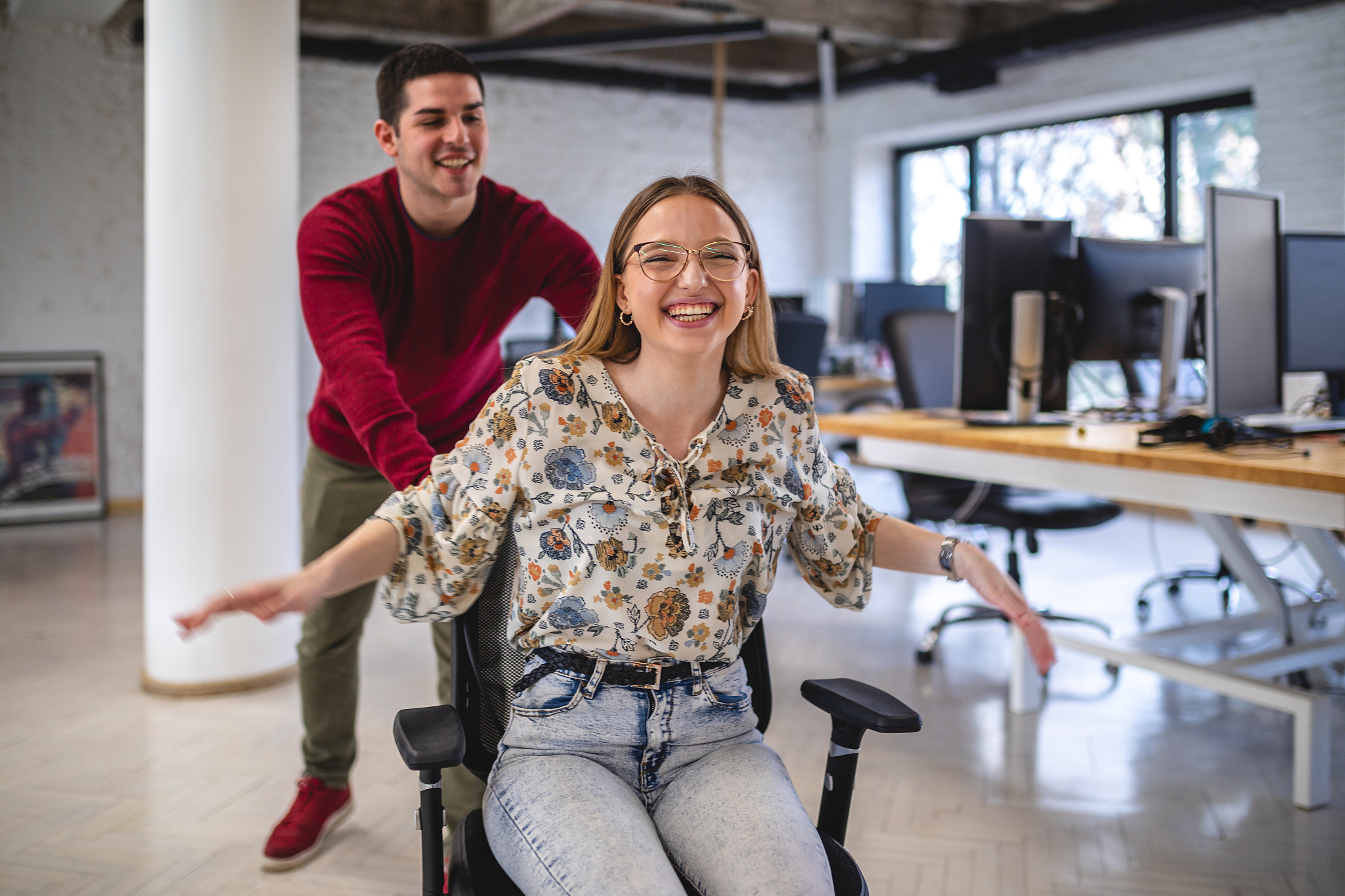 盐亭县职业技术学校专业设置：机械制造、电子信息、计算机等热门专业