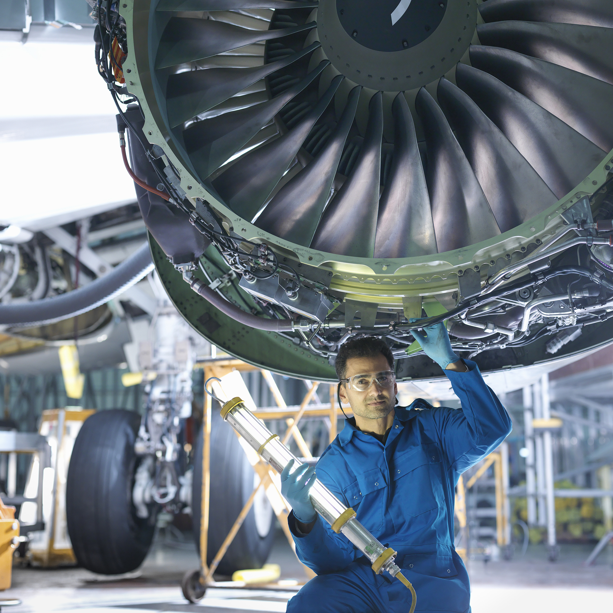 飞机发动机涡轮叶片损坏故障维修实践总结