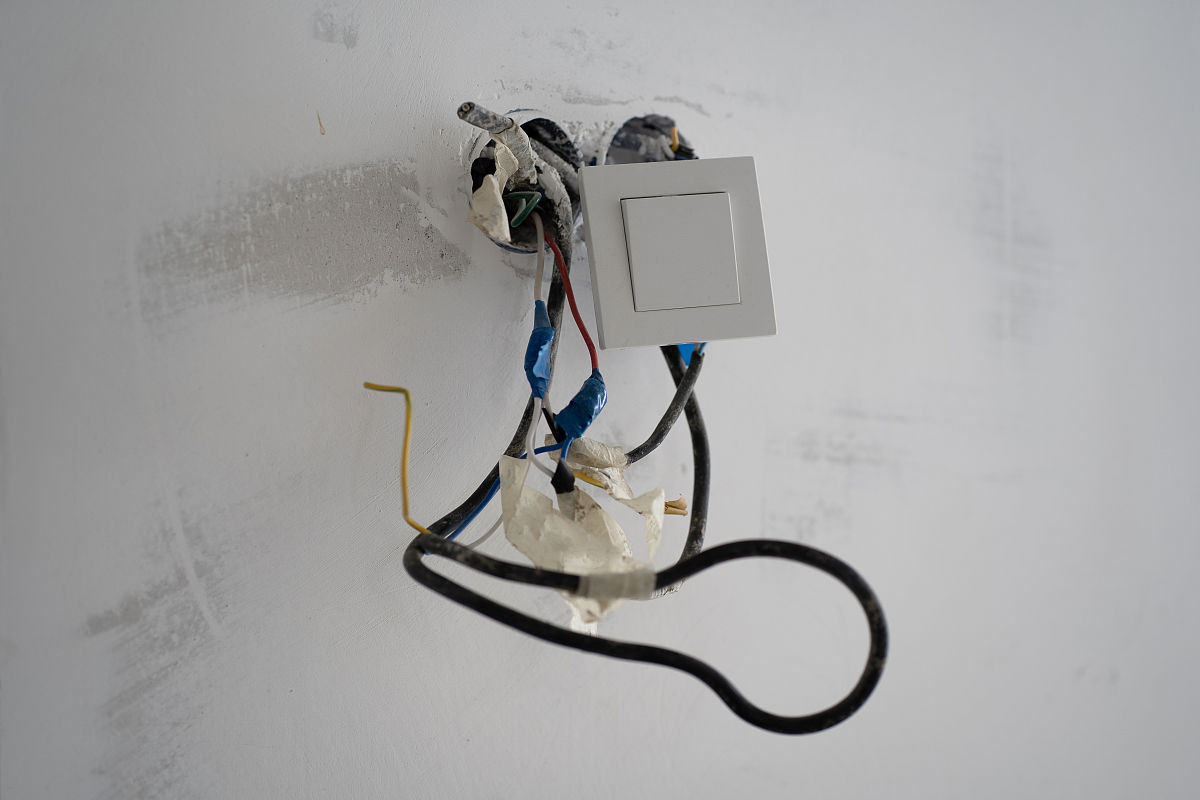 摩托车防盗器7条线接8条线但是钥匙断电它不熄火回答+拓展