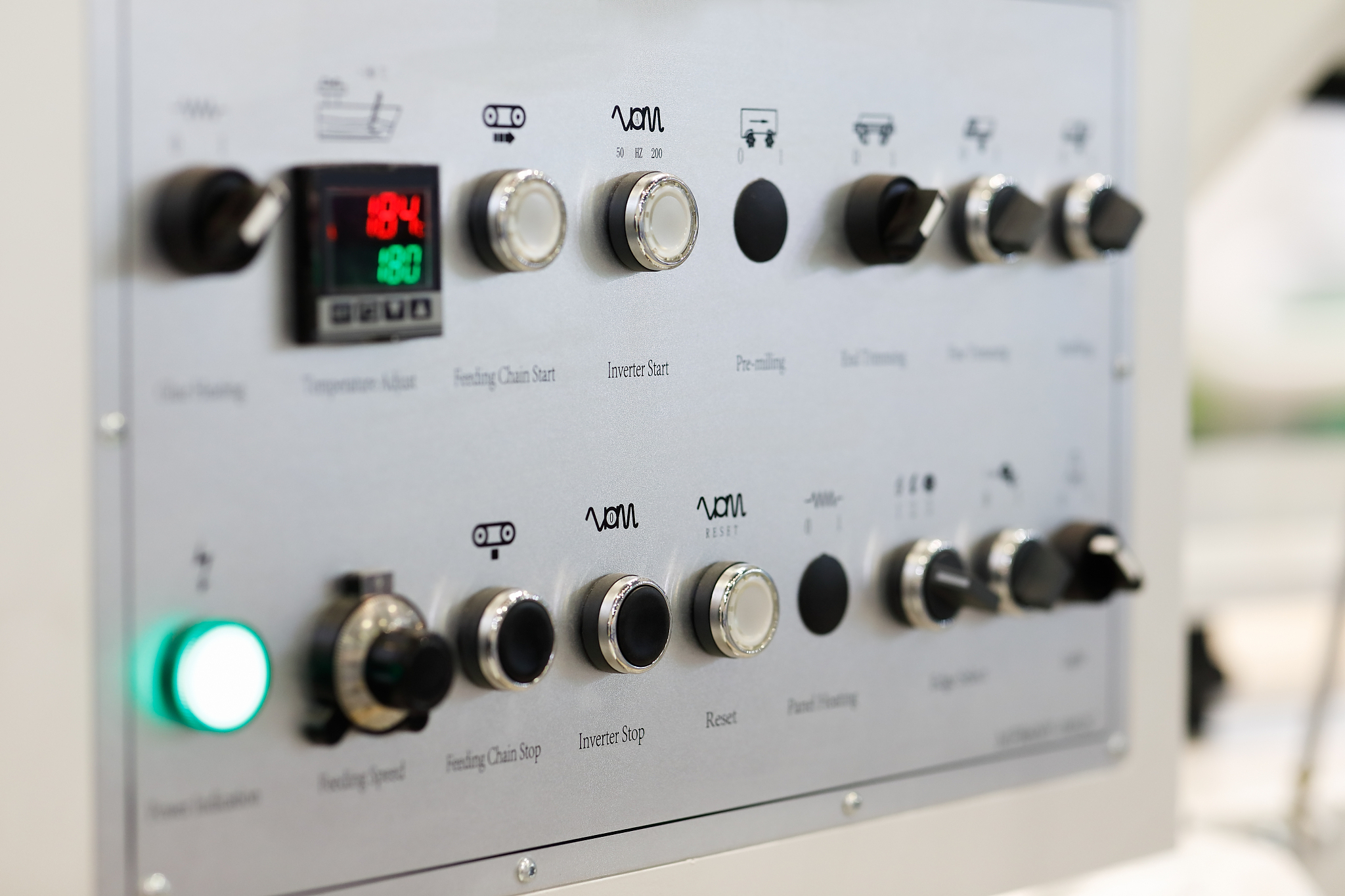 PROGRAM PLC_PRGVAR	xEnable BOOL = TRUE;	lrTime LREAL = 50;	lrSpeed LREAL; 	lr LREAL;	Flash BLINK;END_VARIF xEnable THEN	lrSpeed = 120 + 60 SINlr;	lr = lr + lrTime5000;		FlashENABLE=TRUE TIMELOW=T#70