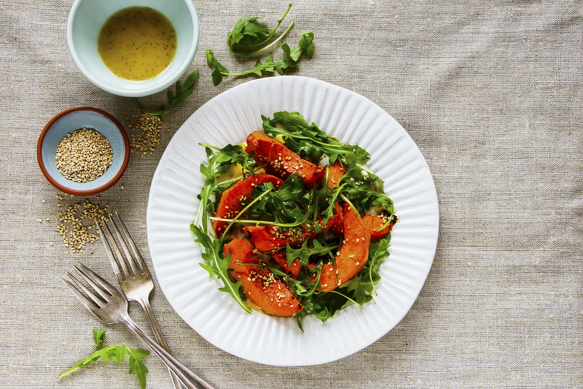 写一份大学生创业计划书健康餐饮企业概况应包括创业项目选择理由、主要产品和服务、目标及目标潜在客户、发展前景或目标