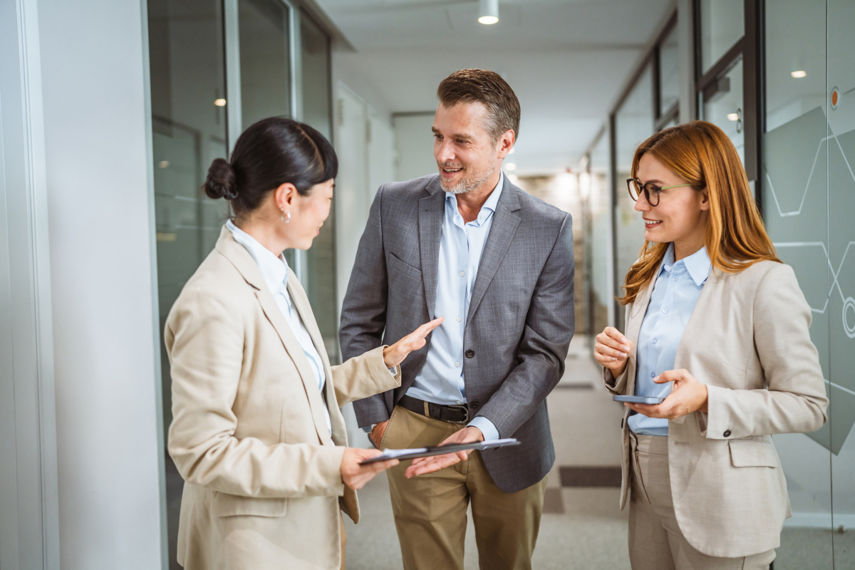 如何礼貌地回应其他厂商的询问