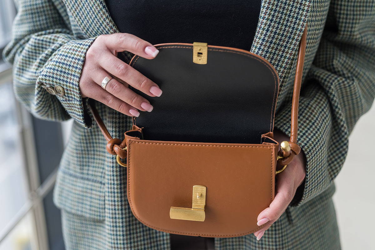 Elevate Your Style: Chic Women's Tote Bag for Everyday Use