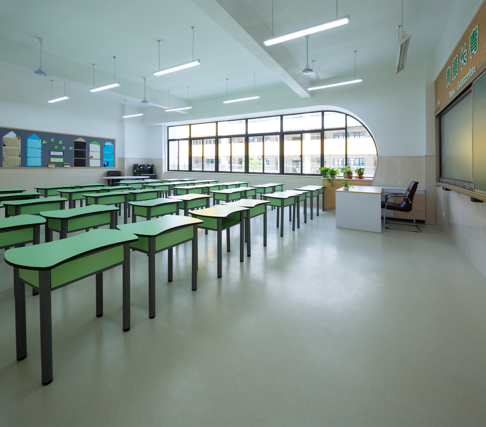 昆明市卫生学校环境怎么样？校园环境优美，设施完善！