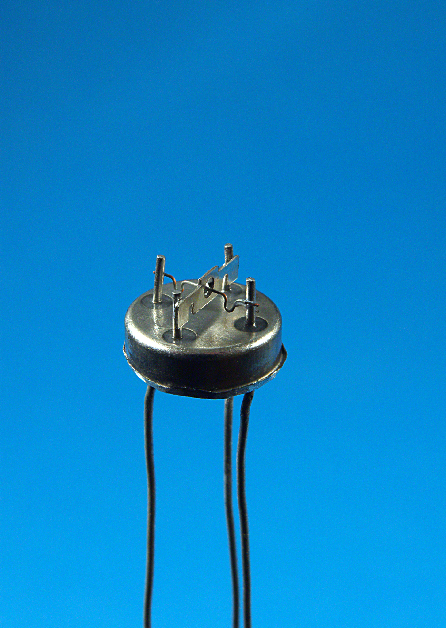 请详细解释一下电磁感应透明