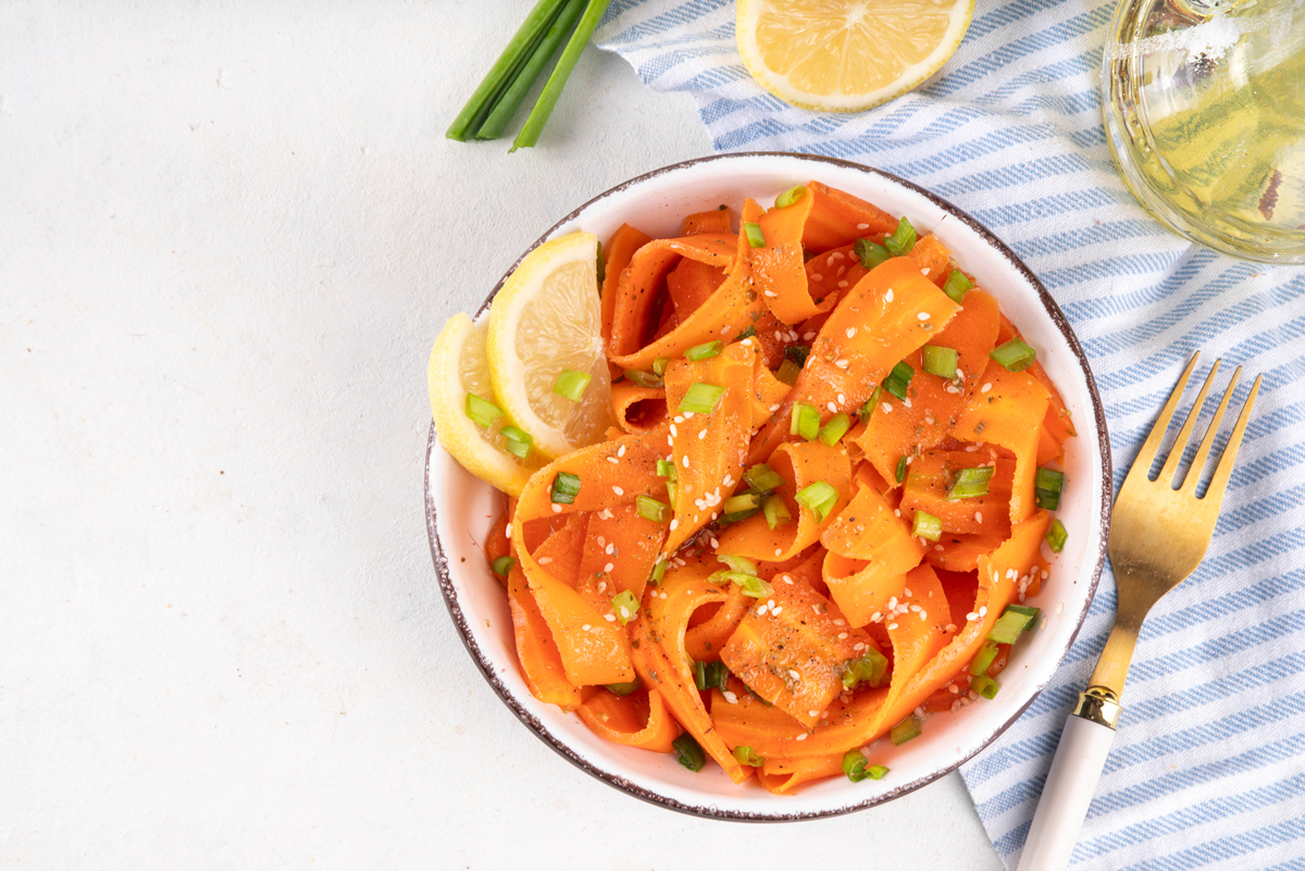 夏季开胃神器：酸辣爽脆腌萝卜，简单易学，拌饭拌面绝配！