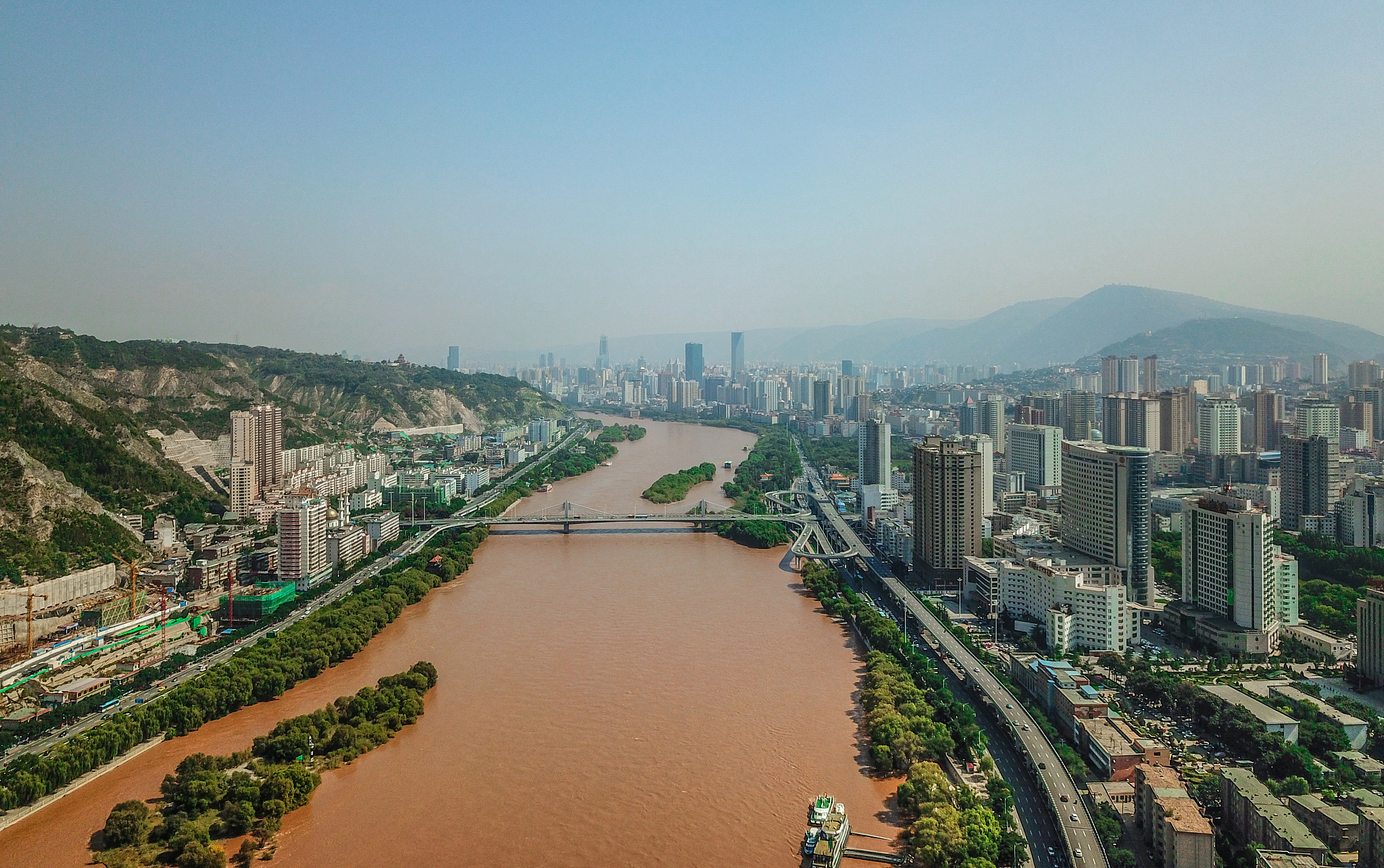 甘肃兰州:黄河流过兰州城
