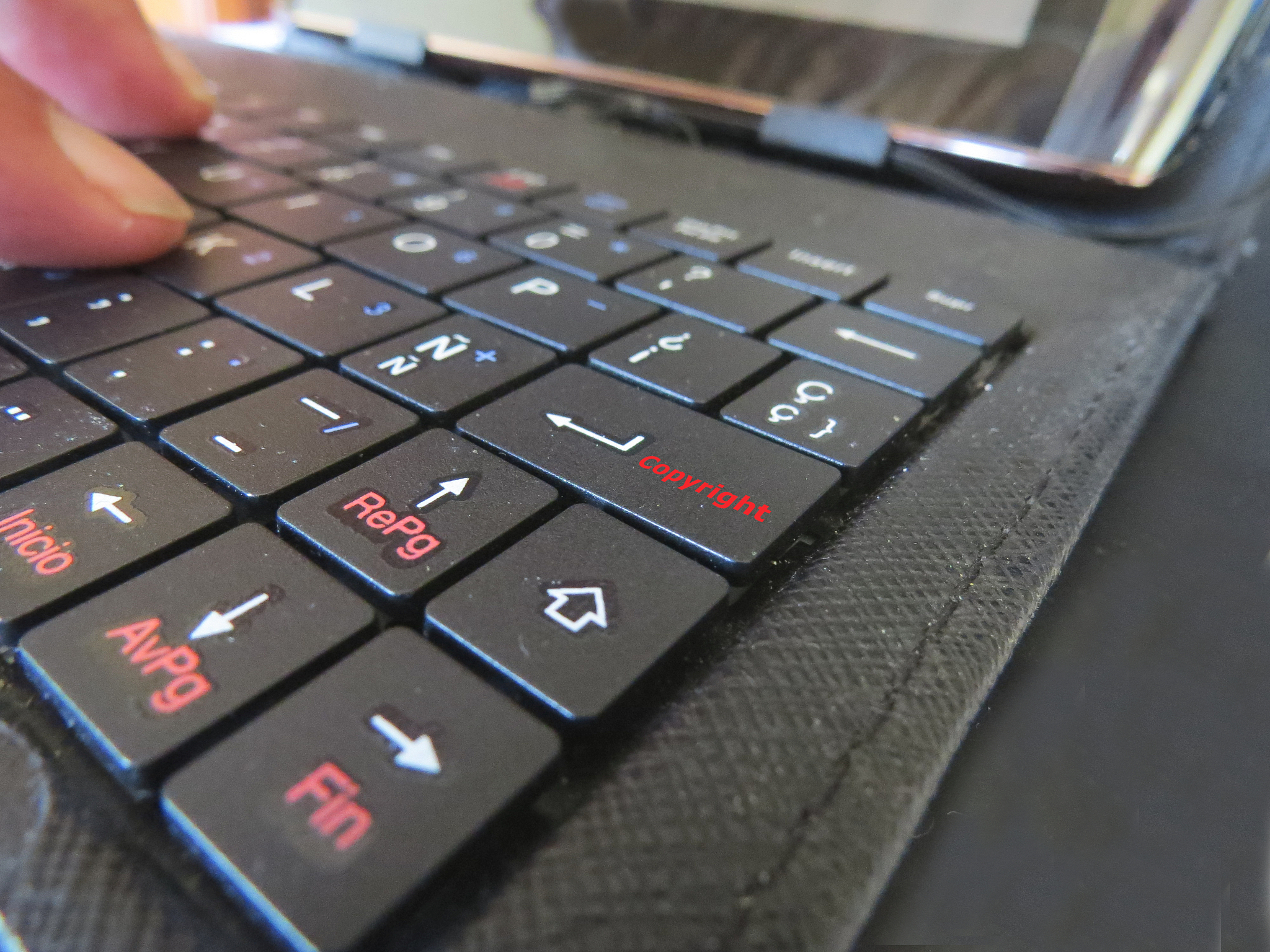 windows七怎么使用粘贴键？Windows 7使用粘贴键的方法如下：1 首先复制您想要粘贴的文本或图像。2 然后将光标移动到您想要粘贴的位置。3 最后按下键盘上的Ctrl + V键即可将复制的文本或图像粘贴到光标所在的位置。注意：在某些情况下您可能需要使用鼠标右键单击要粘贴的位置并选择粘贴选项。Windows 7的退伍键。