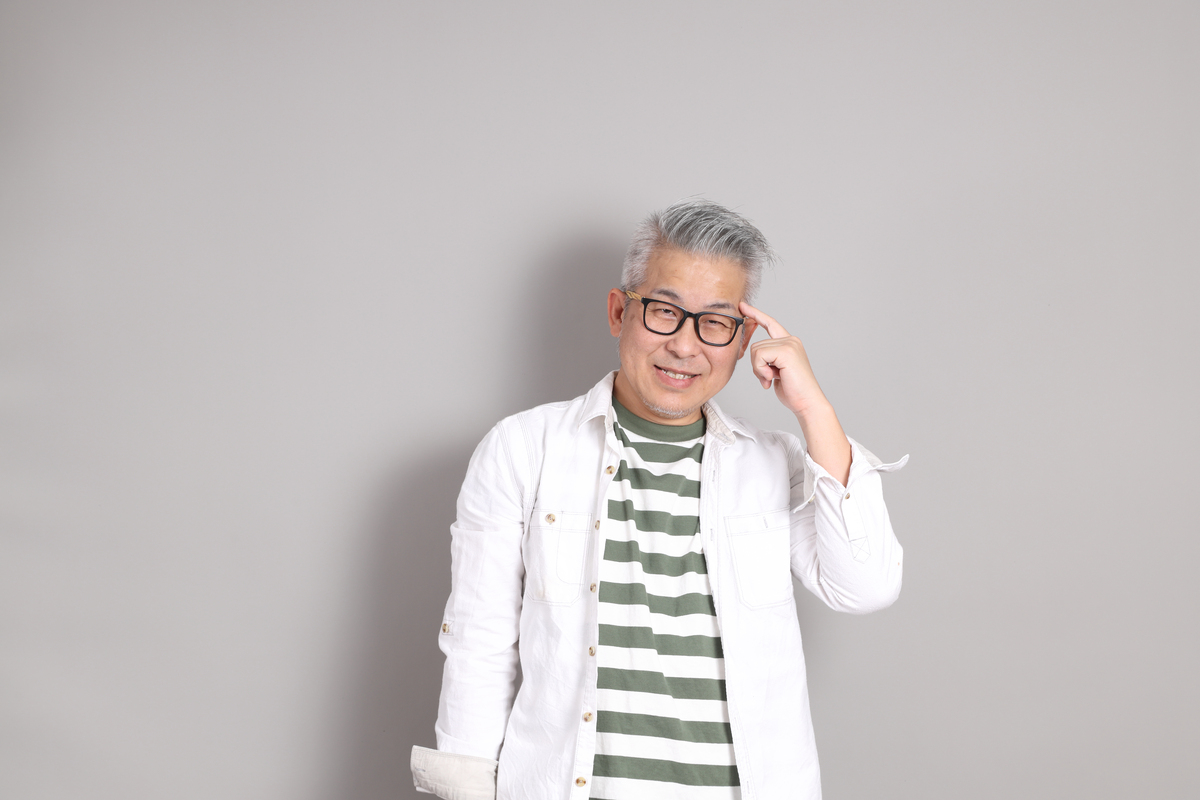 三四十岁男老师头发白了？用这些幽默风趣的形容词，让你笑喷！