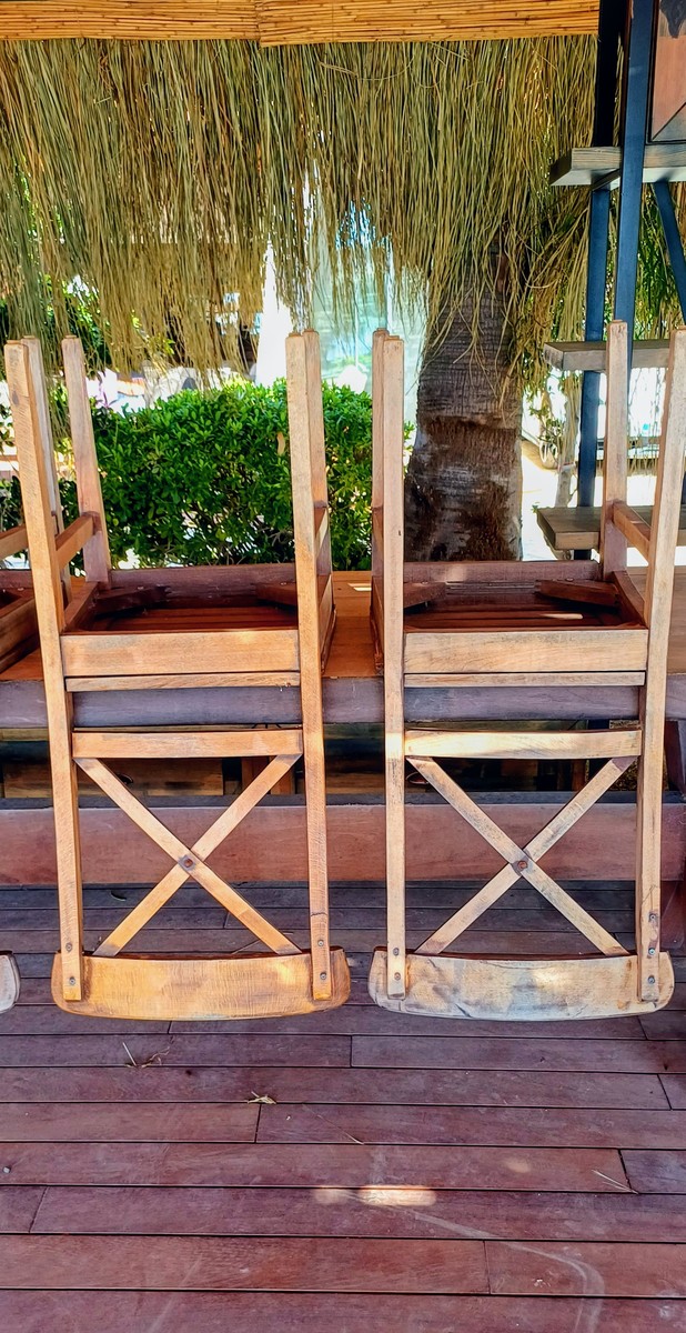 木椅的温暖：平凡中的美好