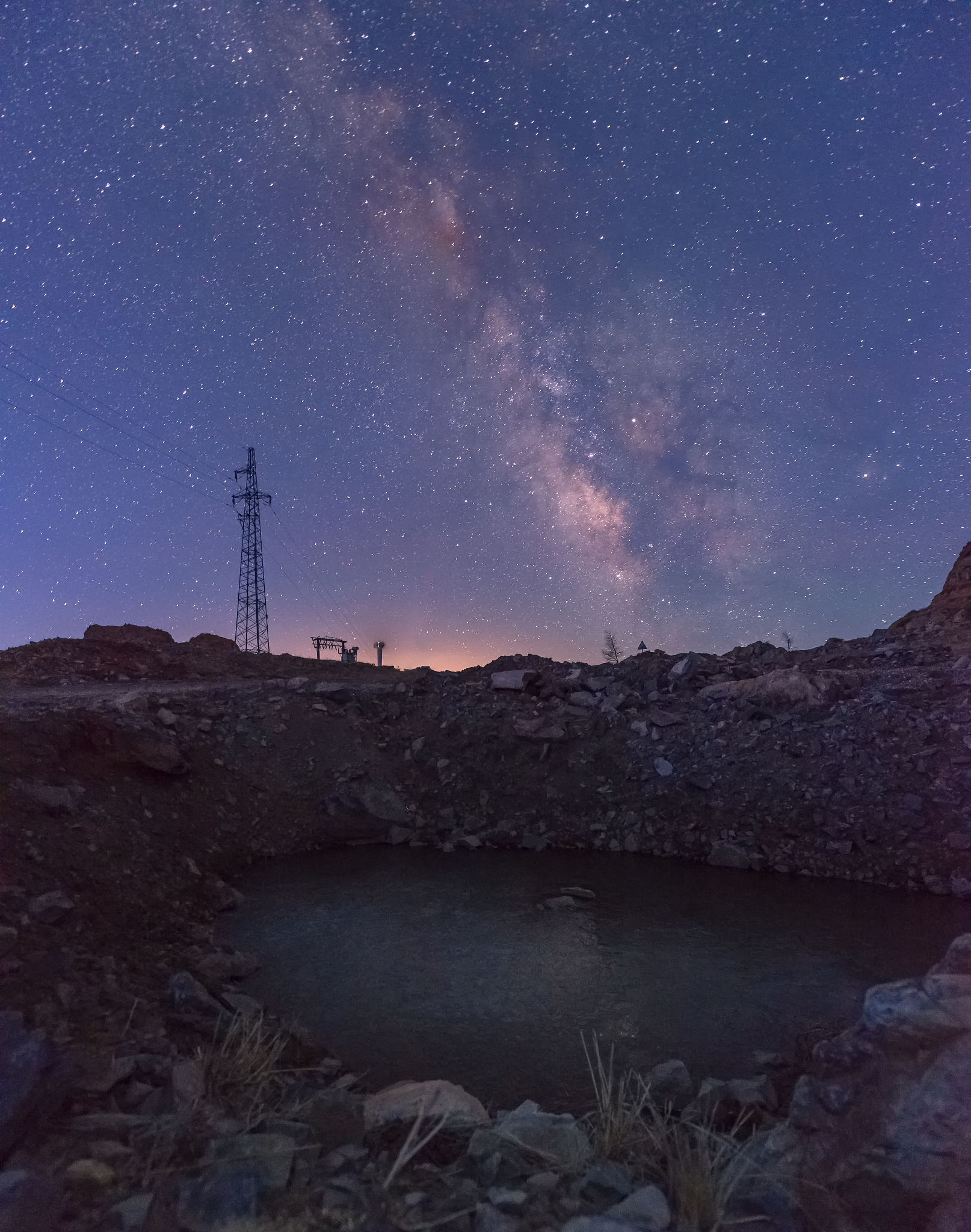 观测星空和行星的最佳海拔高度是多少？