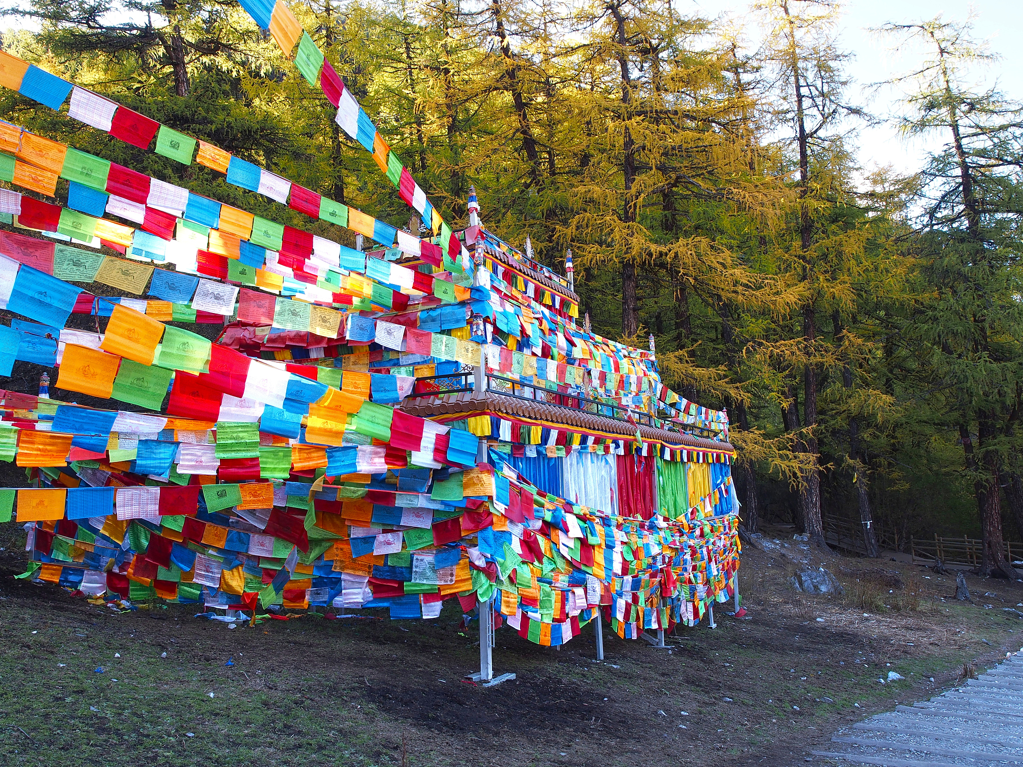 香格里拉旅游品牌战略管理分析：从品牌定位到传播