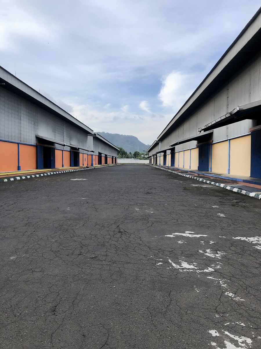 西安农副产品冷冻物流中心厂房建设项目：施工现场安全管理执行力不足问题分析