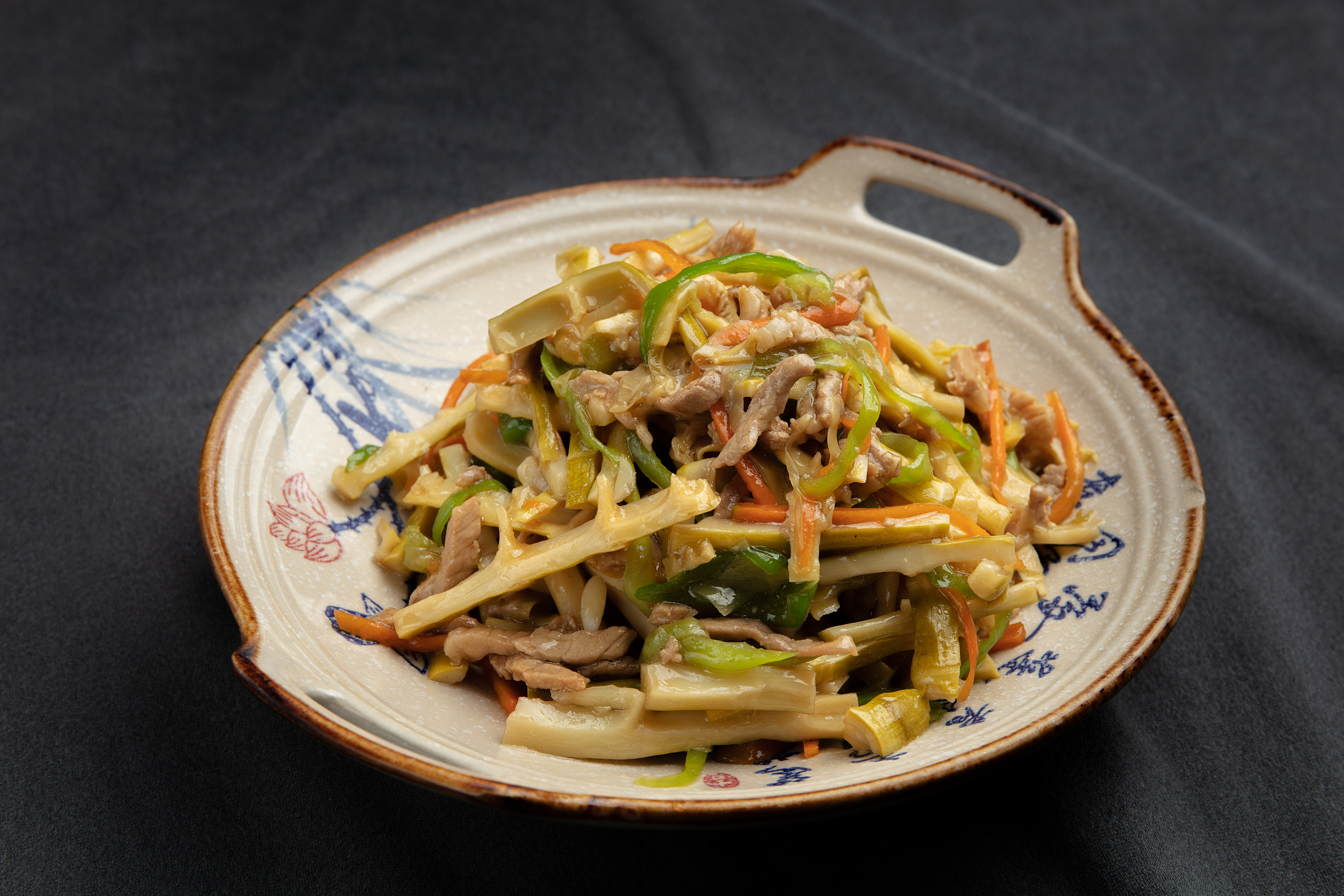 请帮我写1篇600字博客文章主题是：笋干的做法大全