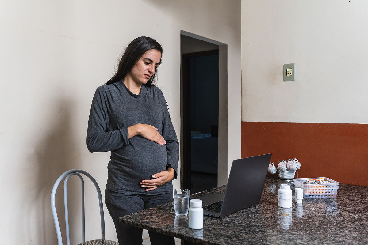 请给《二手车评估流程》这篇大专毕业论文提供一段简短的指导教师评语