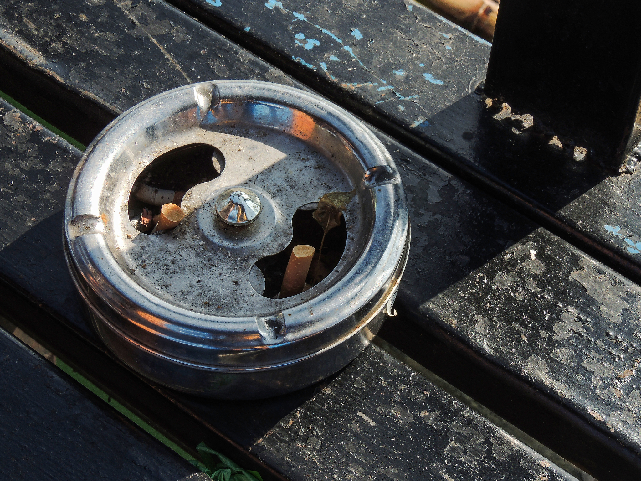 Smoke Purifying Ashtray Reviews: Eco-Friendly & Healthier Smoking