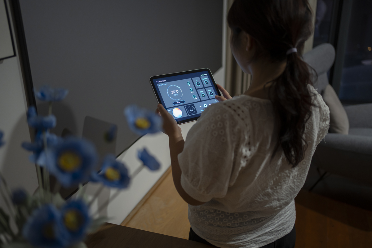 I need a command to play a VR 3D SBS video stream using ffplay without splitting it on two sides