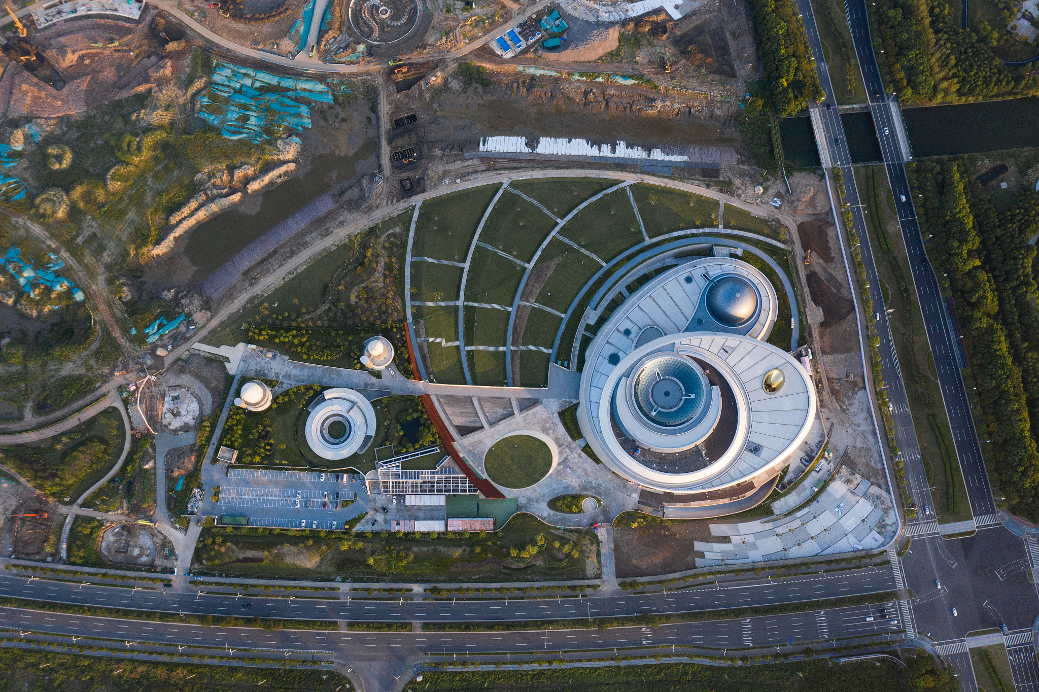 城市更新与会展剧场改造趋势：环保、多功能、科技与美感