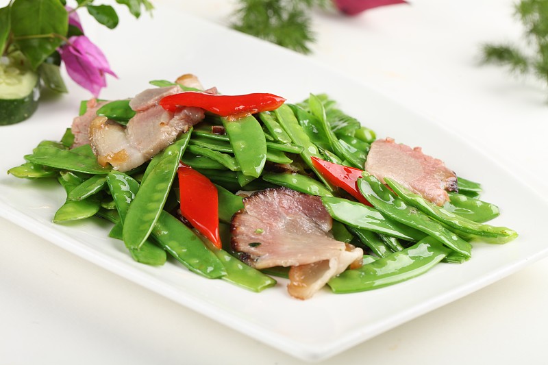 翠绿欲滴！广式腊肠炒菜心 | 超简单家常菜谱 | 美食教学视频