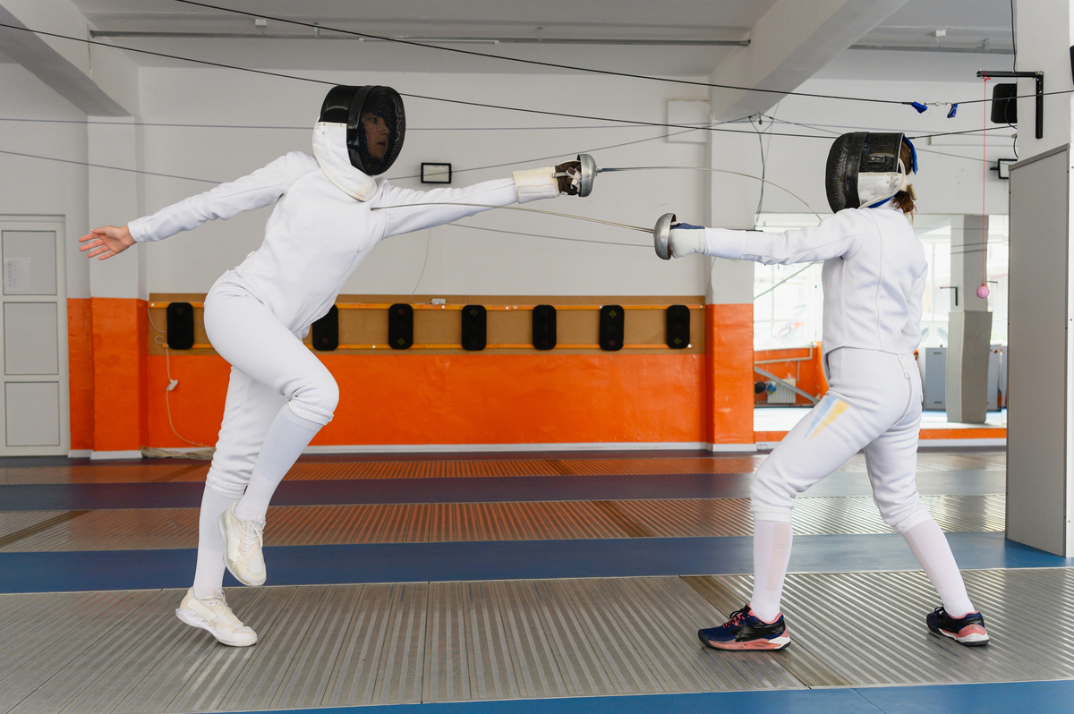 OpenCV在击剑姿势识别中的应用：人体关键点提取和KNN算法