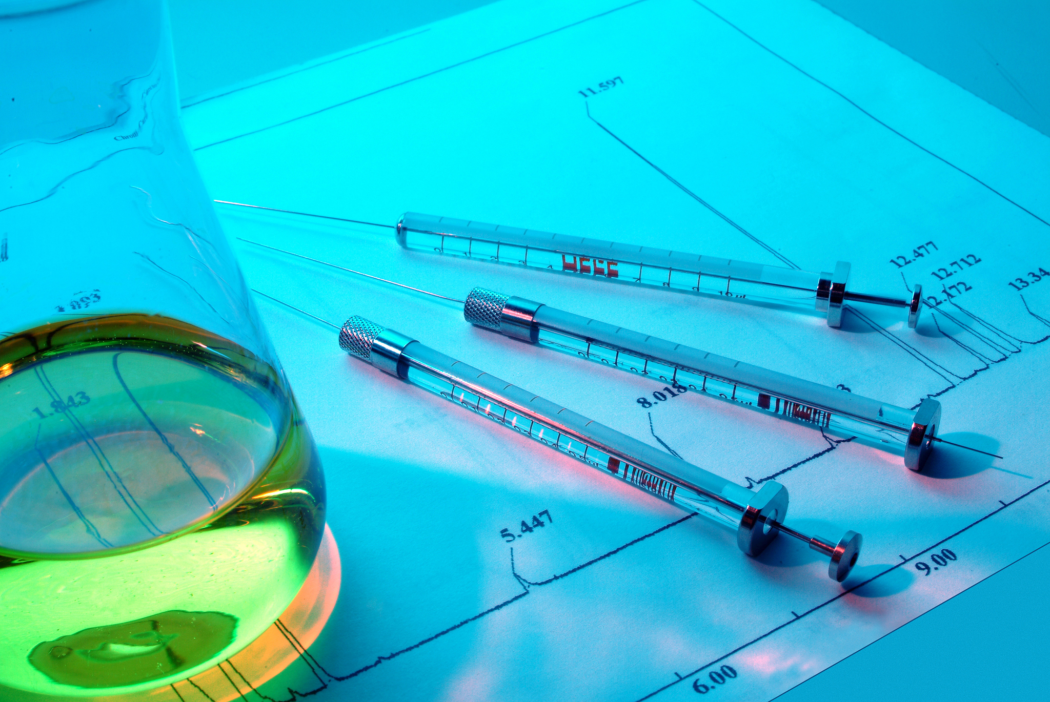 What are the main considerations when choosing a tearing tester