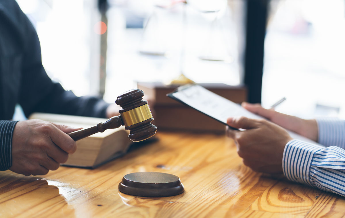 刑事案件辩护，选择专业律师团队至关重要 | 刘校逢律师