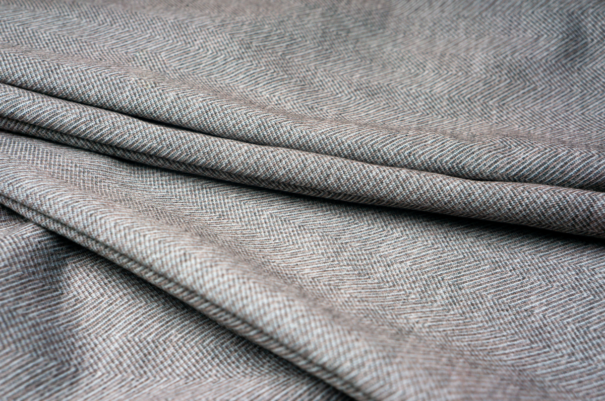 秋冬季女西装面料指南：保暖舒适又时尚