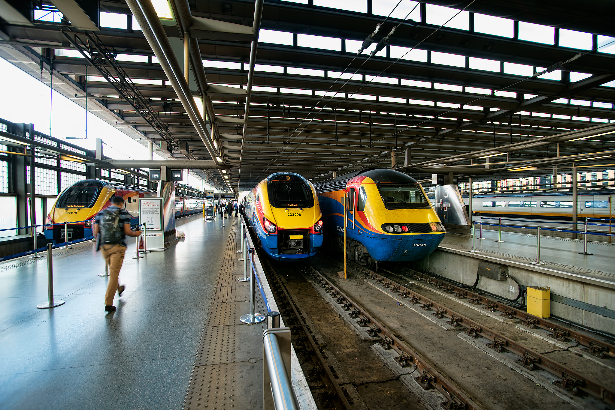 As urban areas expand the serious imbalance in local transportation demand has a significant impact on the quality of urban rail transit operations and passenger experience Train formation technology
