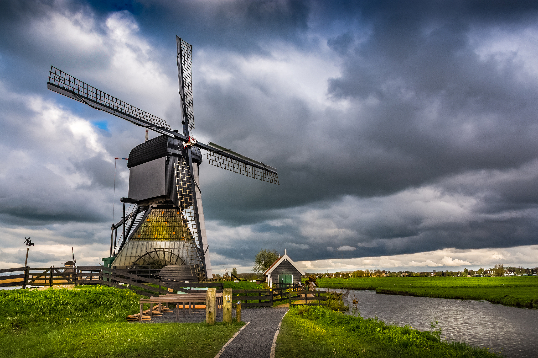 windmill at kinderdijk, the netherlands
