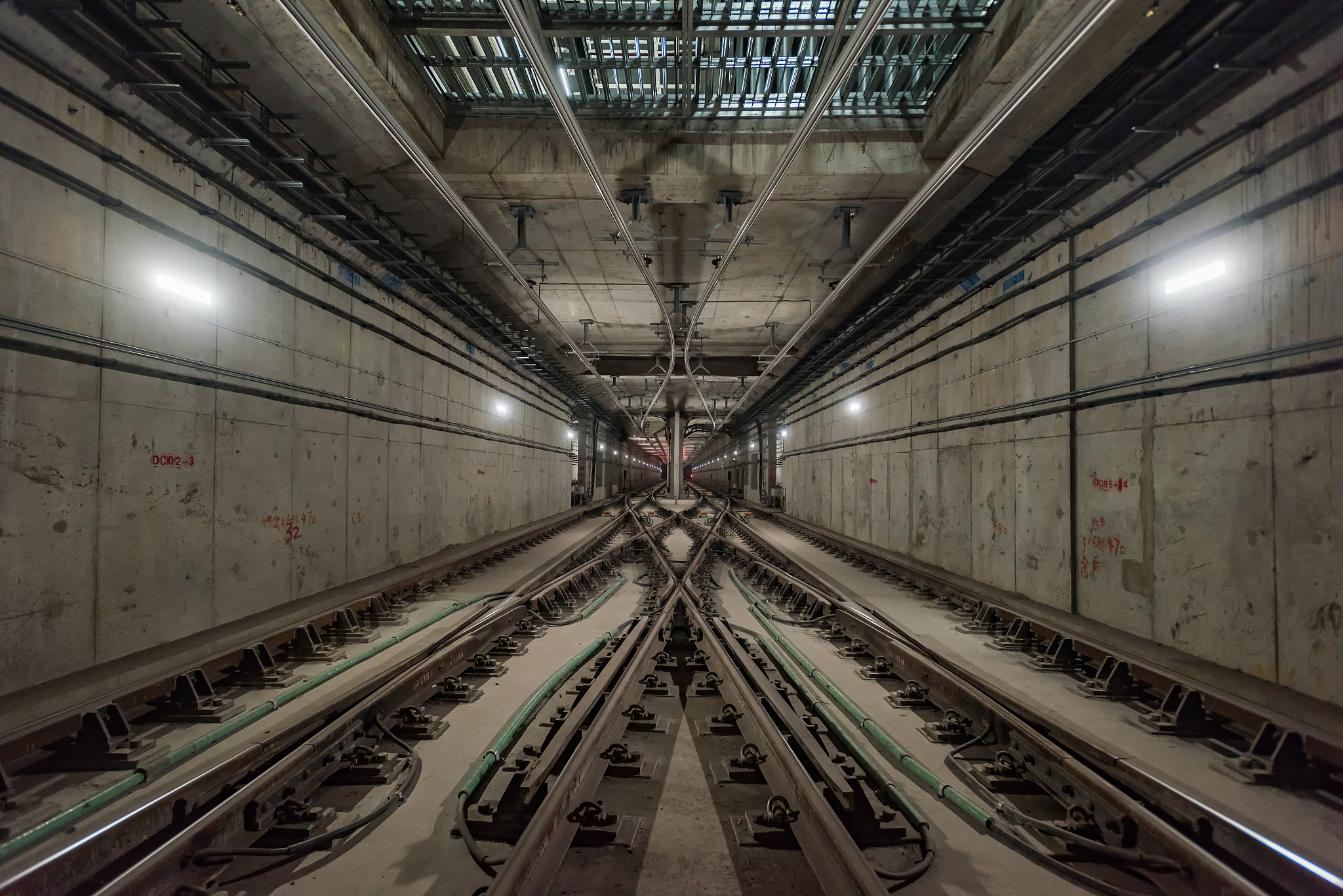城市轨道交通工程技木专业实训基地建设研究写一篇至少20000字的毕业论文