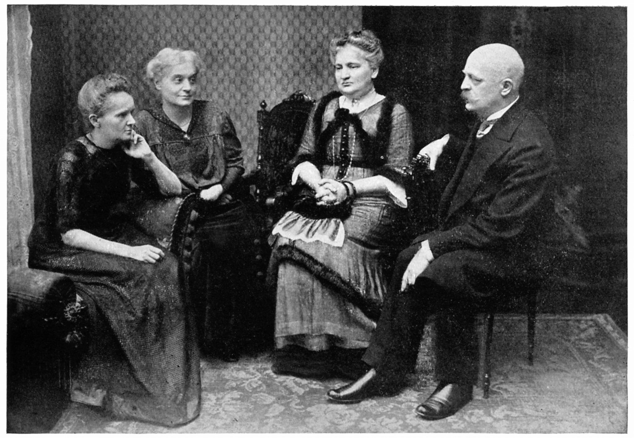 portrait of marie curie with her siblings