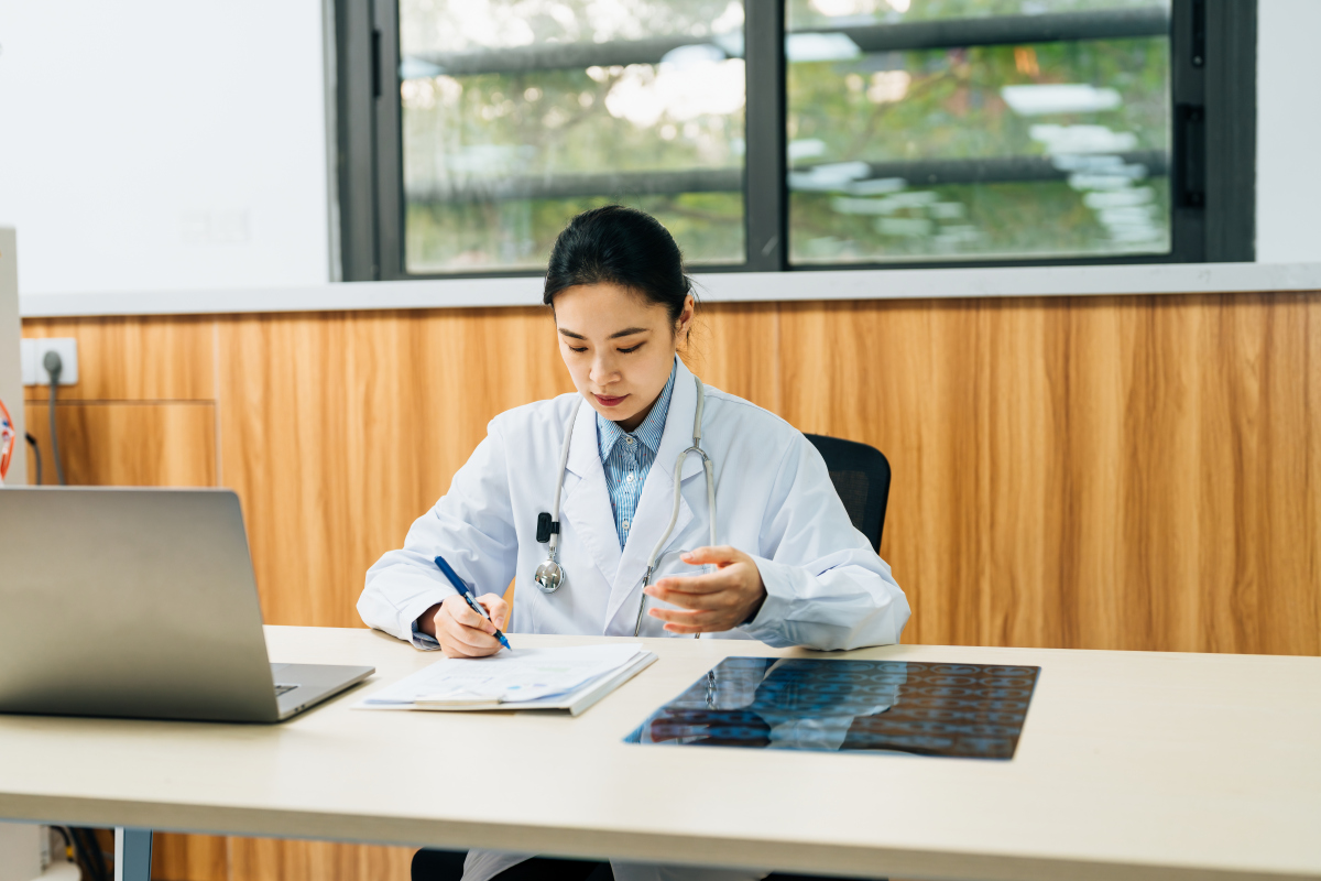 2023年女生学医学什么专业好 什么专业前景好
