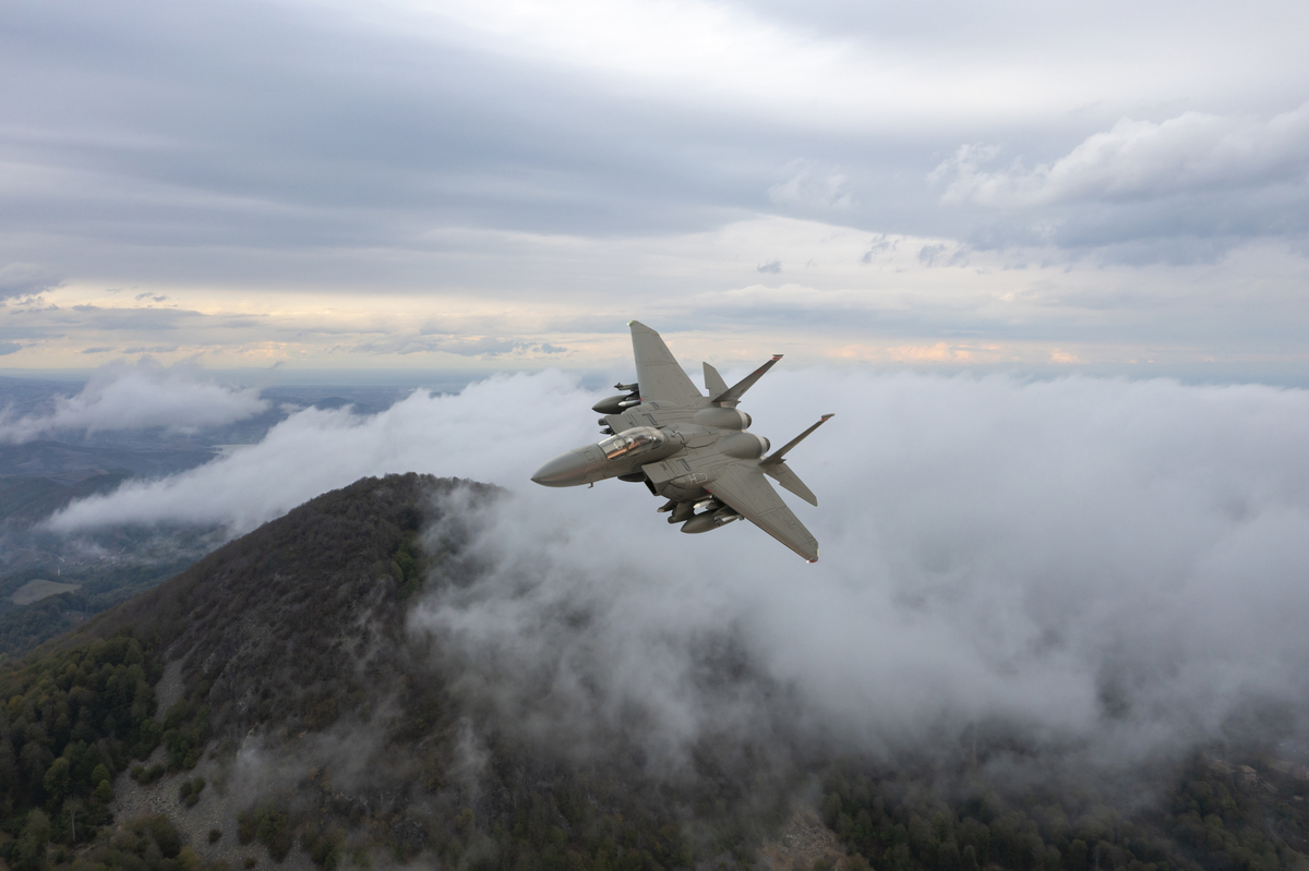 战斗机的第几代这种划分标准是什么？请分为美国标准和俄罗斯标准