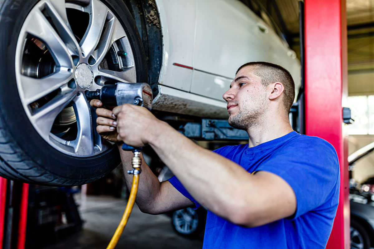 成都汽修教你如何识别爱车的基本故障