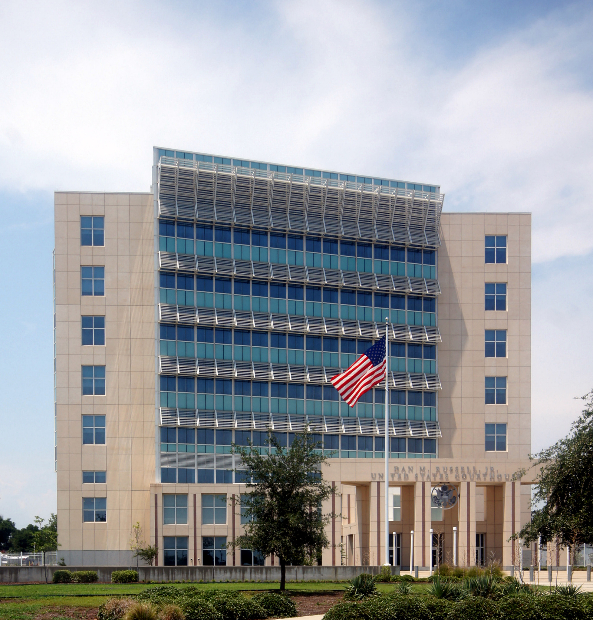 假定你是办公室秘书梁丽根据下列内容拟一封英语邮件要求上下文有衔接。内容1本部门定于下周五 6月25日 下午2点在一楼会议 室举办部门团建活动； 2本次团建活动的目的是提供一个本部门中外员工之 间相互了解、 相互沟通的机会 并增进外籍员工对中国 文化的了解； 3本次团建活动主要内容包括学习编织中国结、 学习 剪纸等； 4希望各位员工安排好工作参加团建活动。