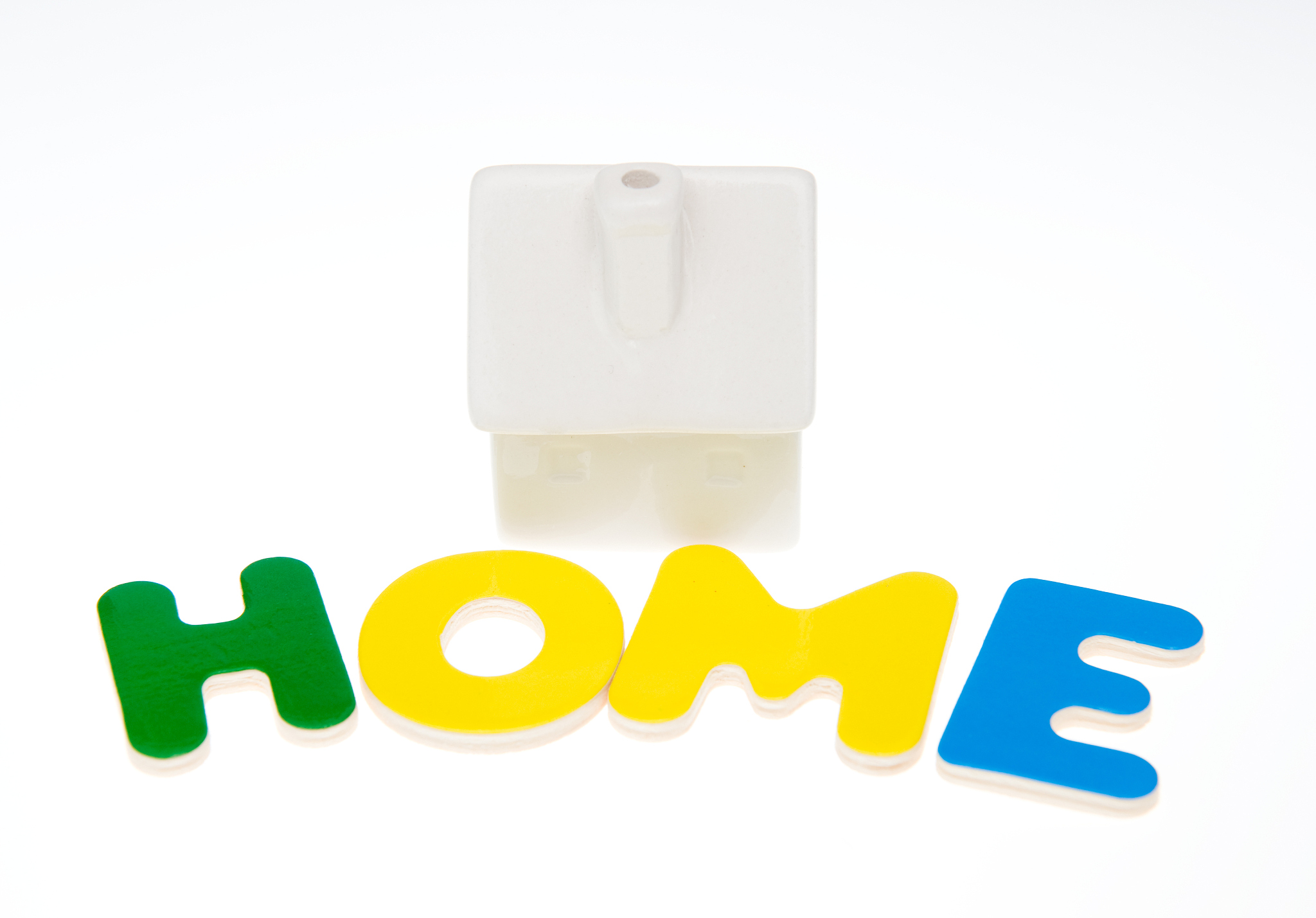 唹