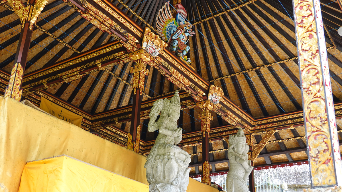 简化英文短句- Introduction of Buddhism in China during the Han Dynasty- Buddhist architecture in China temples pagodas grottoes- Indian influence and Sinicization of Buddhist architecture- Chinese wood stru