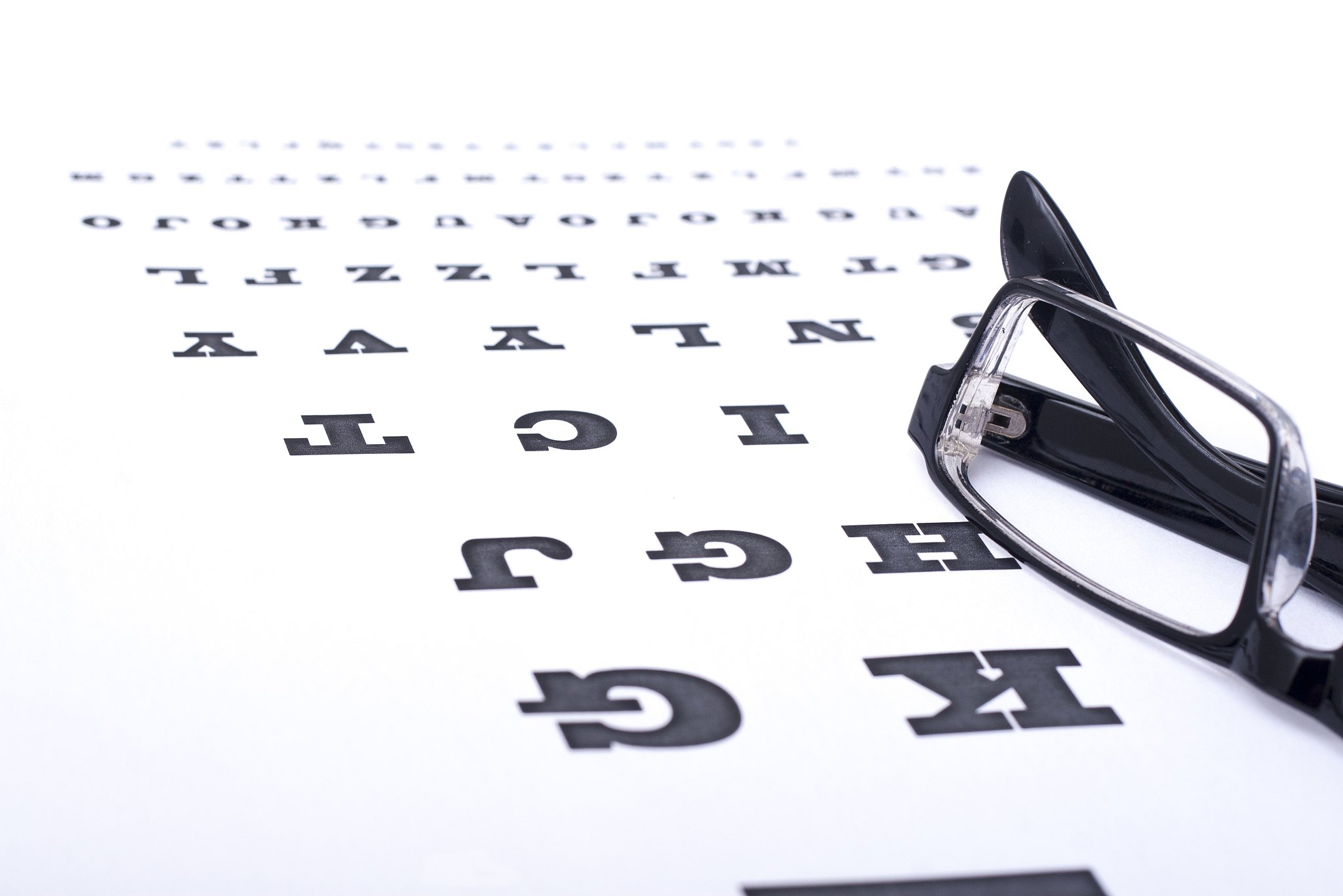 重庆希望卫校入学视力要求：了解你需要知道的