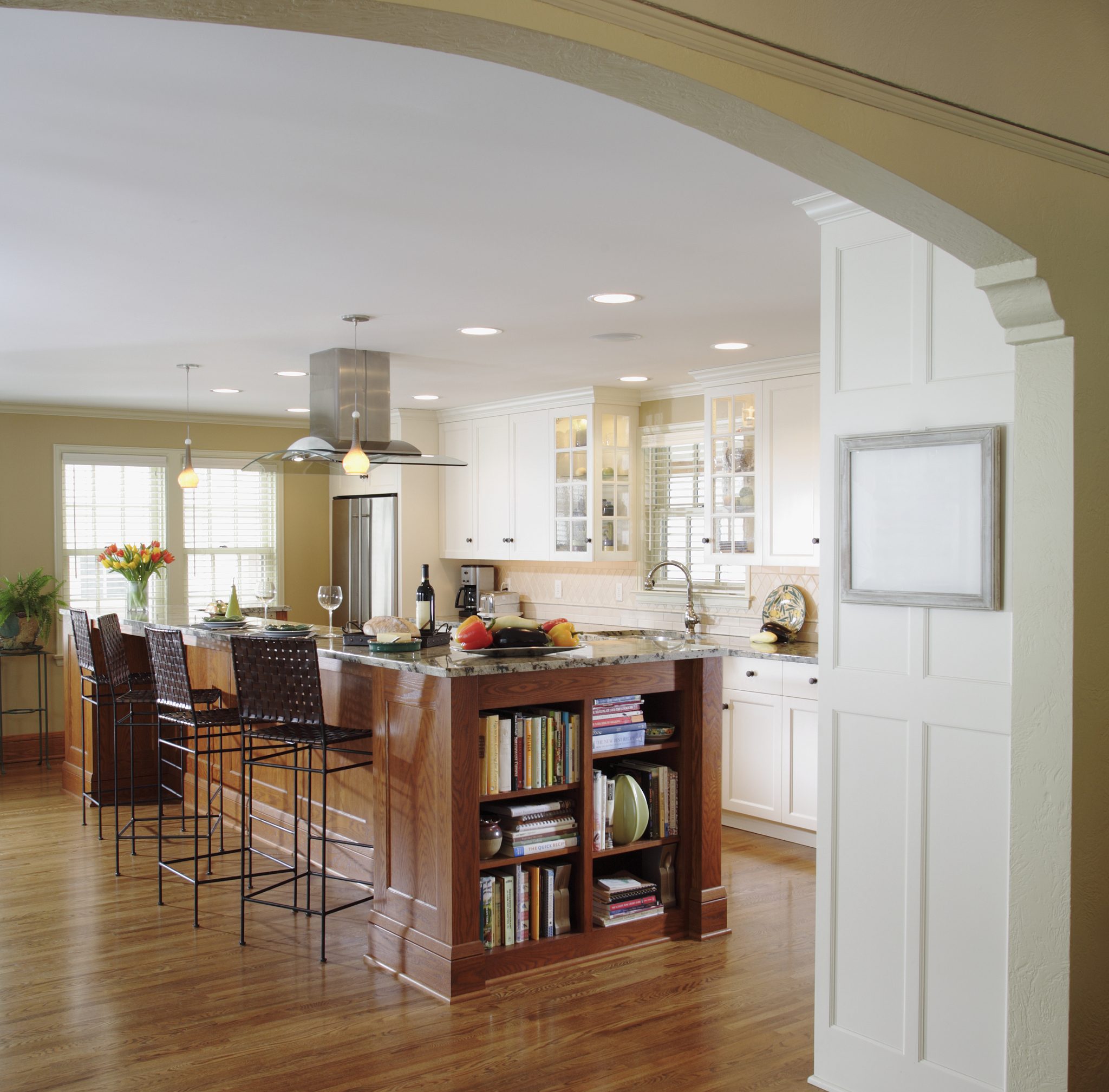 大门、厨房门、厨房窗都在一条线上？教你巧妙隔断！