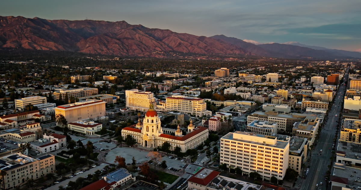 新疆面积和人口数据 - 2021年最新统计