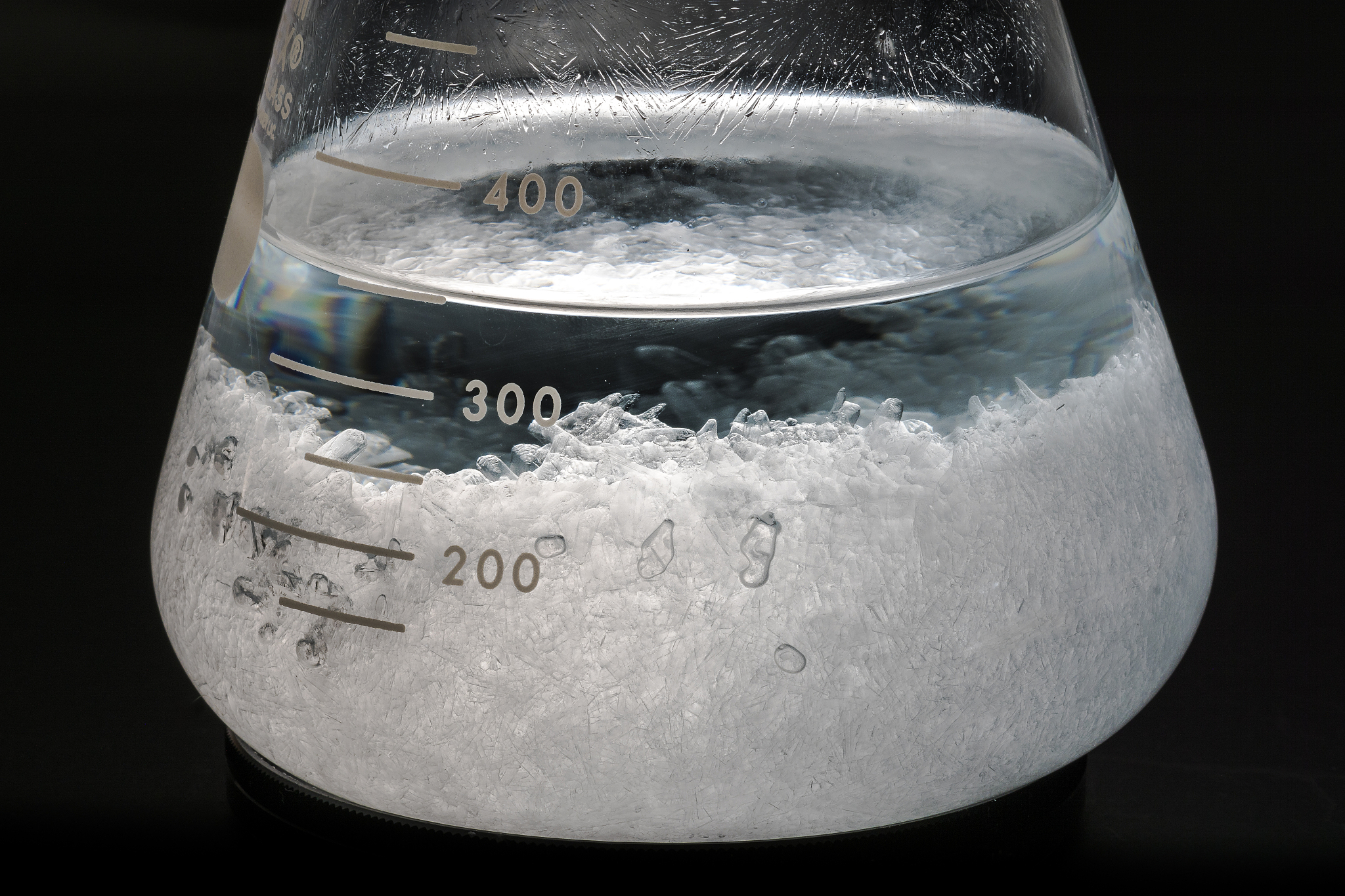 硝酸钠在高温下可以腐蚀二氧化硅吗反应是什么温度是多少