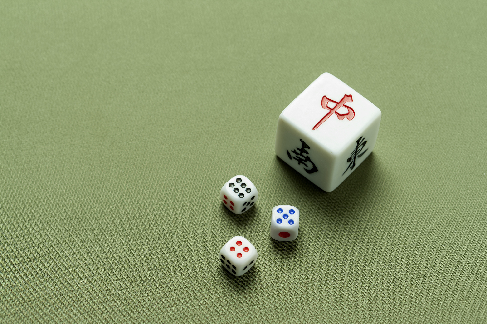 五子棋游戏：你来先！