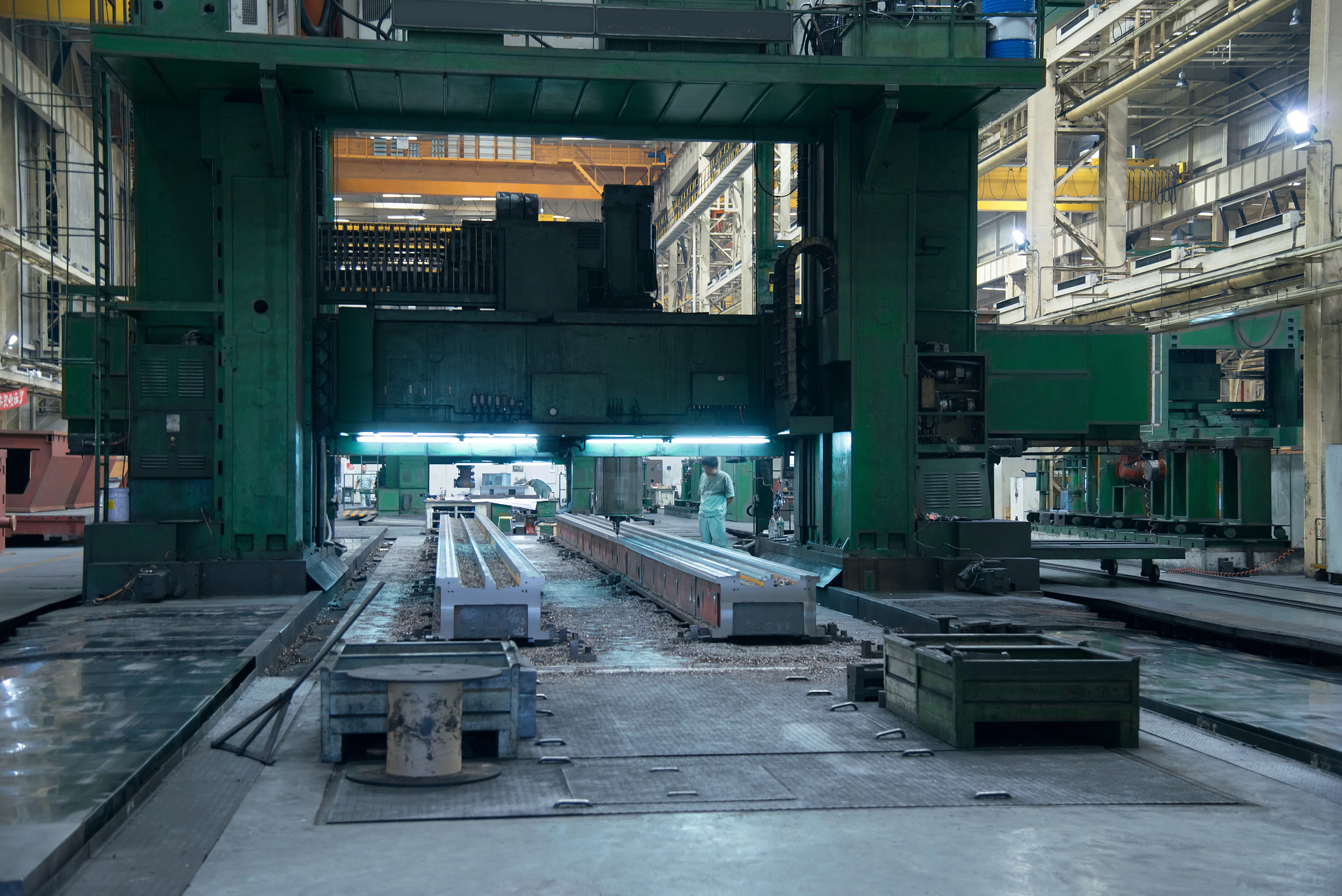 什么人会采购全自动铝切机 400字文章