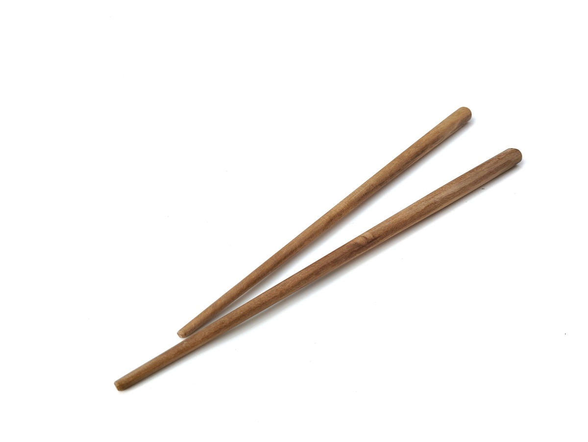 🥢 筷子探秘：从一根棍到餐桌文化，这双神奇的小棒究竟藏着什么秘密？