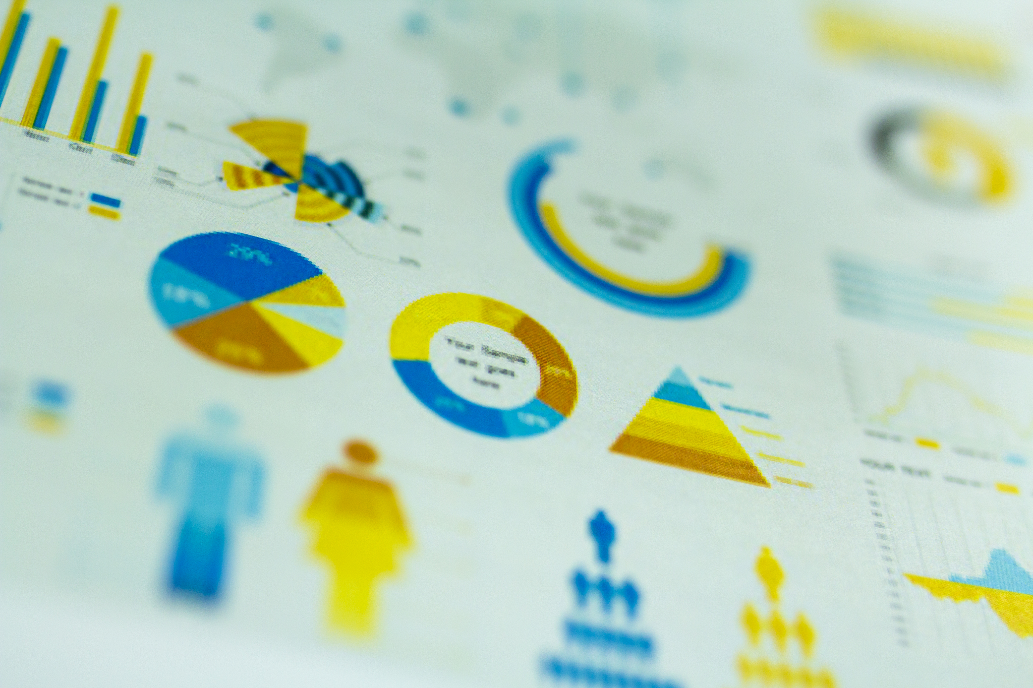 你帮我分析一下下面数据从1名到10名共120组简单分析一下数据规律并预测一下第121组每一名最有可能出现的5个数字。第1组8 9 3 6 4 10 7 5 1 2第2组2 10 4 5 9 7 6 8 3 1第3组4 7 3 9 8 1 10 5 2 6第4组8 5 1 7 4 2 9 3 10 6第5组1 6 3 9 10 4 2 5 8 7 第6组1 8 5 3 9 2 7 10 4 6第7组